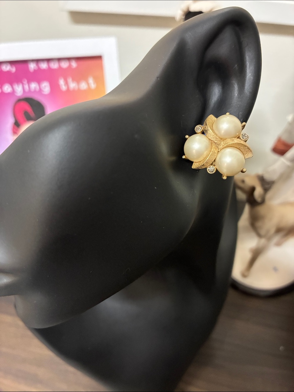 VINTAGE 1960s TRIFARI Classic Pearl Cluster Clip-On Doorknocker Earrings
